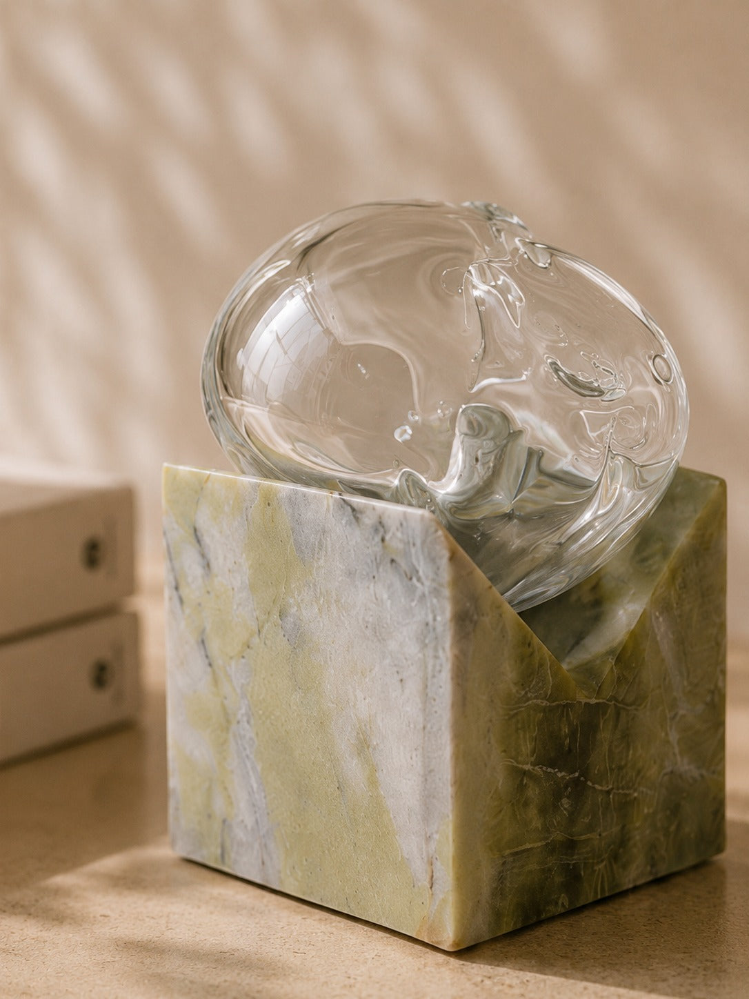 Üfleme Camlı Doğal Taşlı Kaide