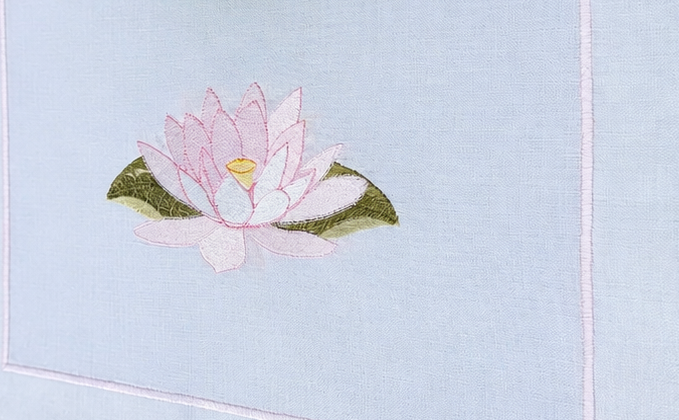 Lotus Nakışlı Masa Runner